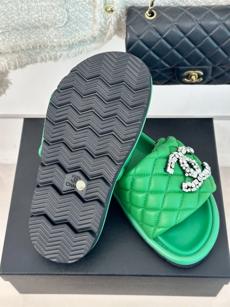 UrbanStyle Chxnxl Slippers 132483