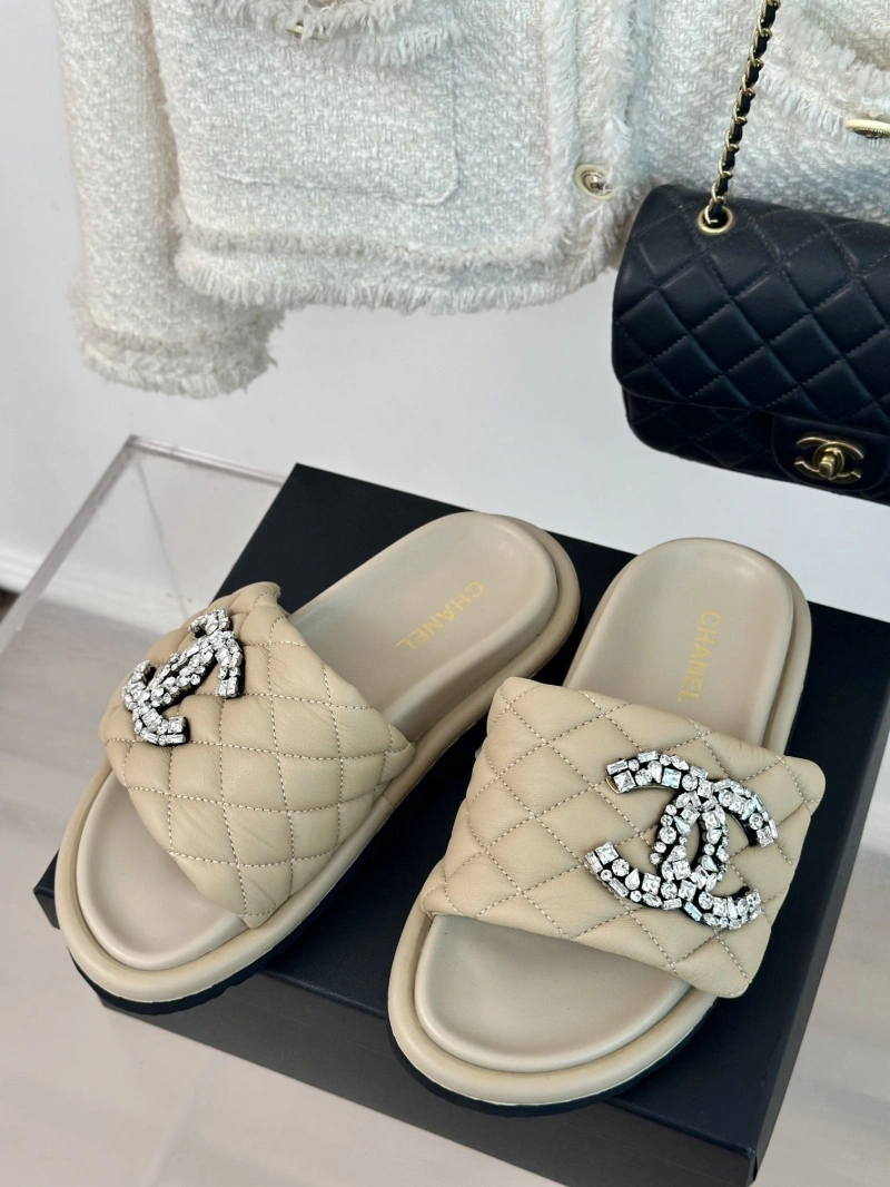 Modern Chxnxl Slippers 132482