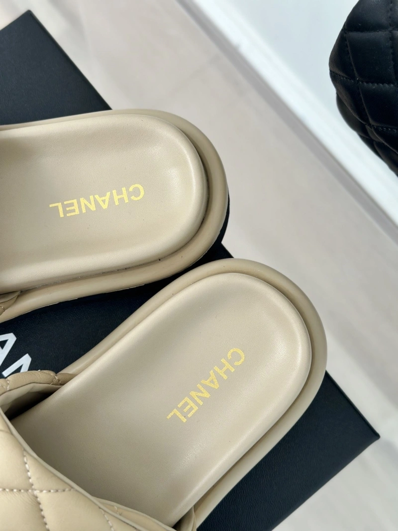 Modern Chxnxl Slippers 132482