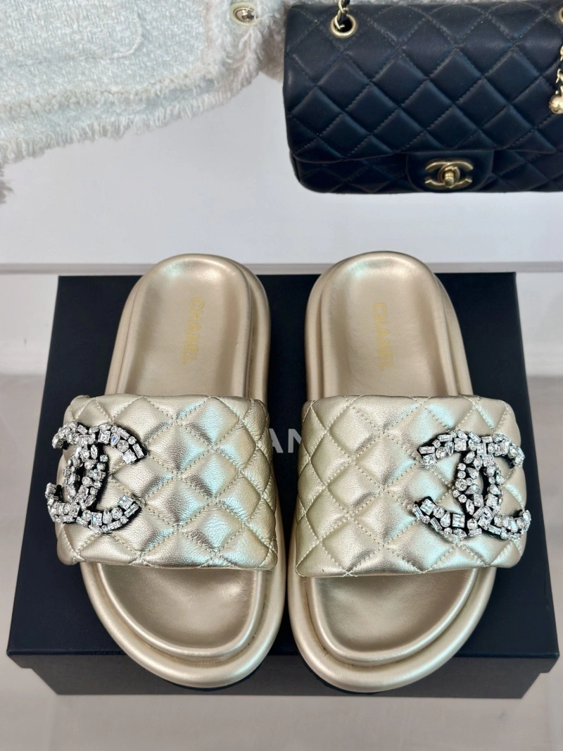 ModernLook Chxnxl Slippers 132479