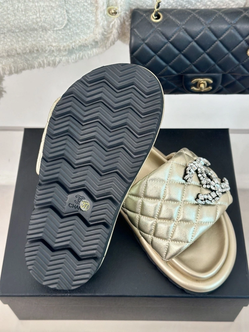 ModernLook Chxnxl Slippers 132479