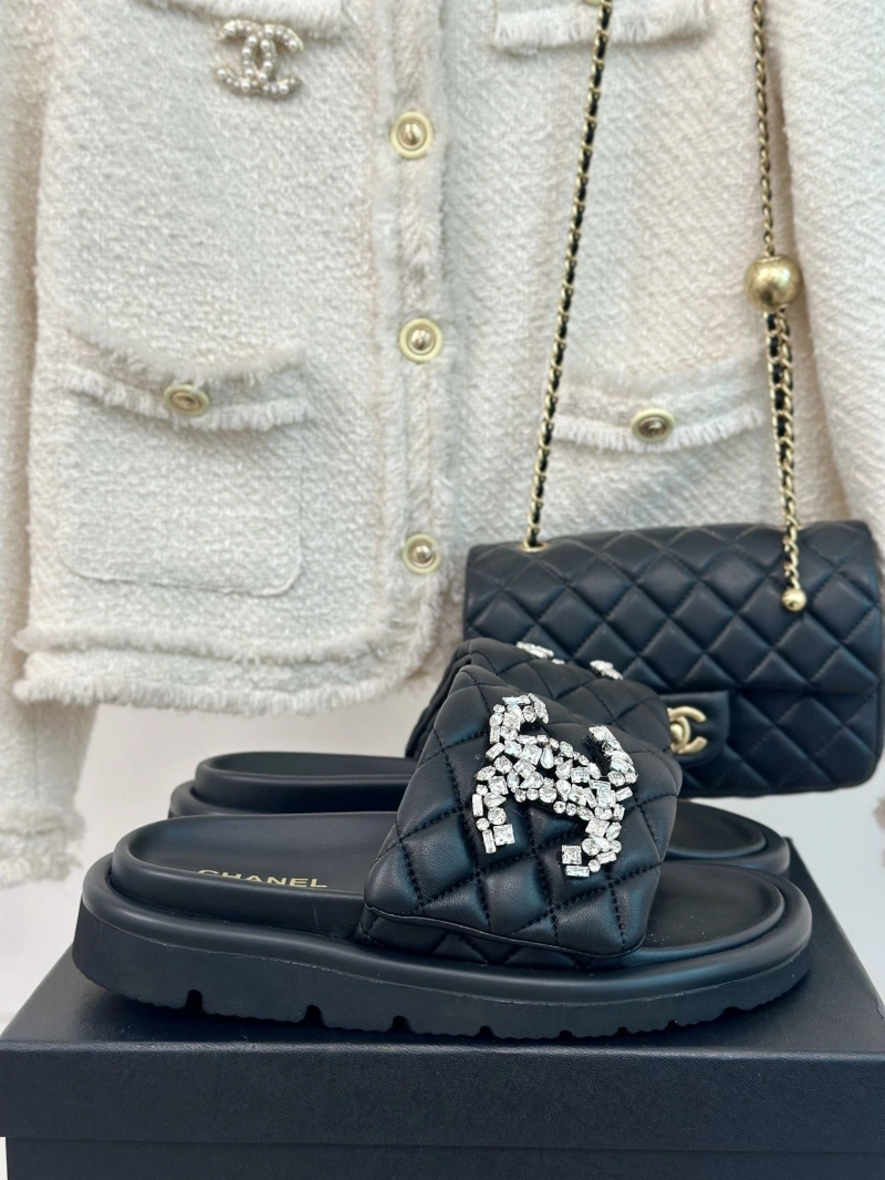 Resilient Chxnxl Slippers 132481