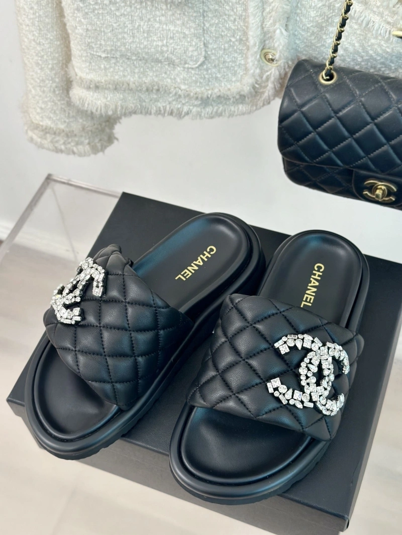 Resilient Chxnxl Slippers 132481