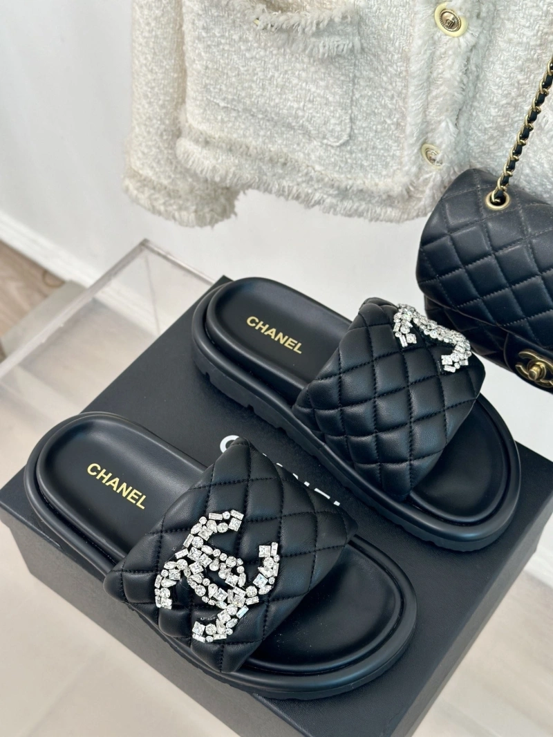 Resilient Chxnxl Slippers 132481