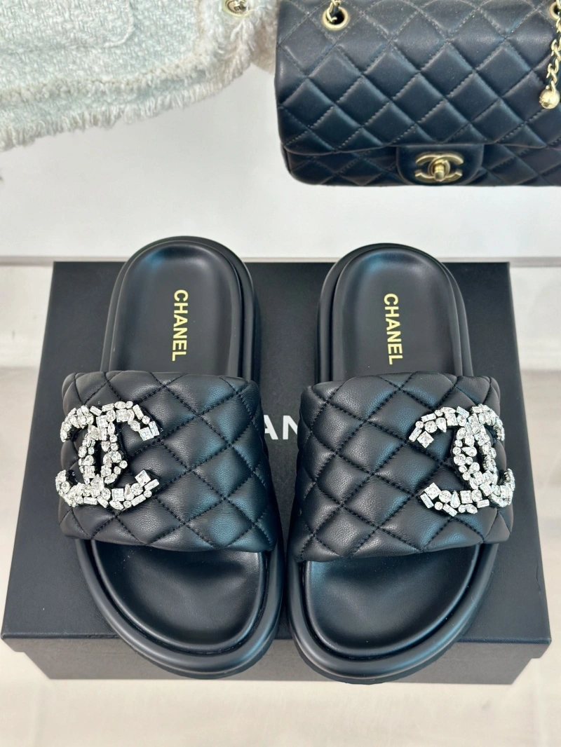 Resilient Chxnxl Slippers 132481