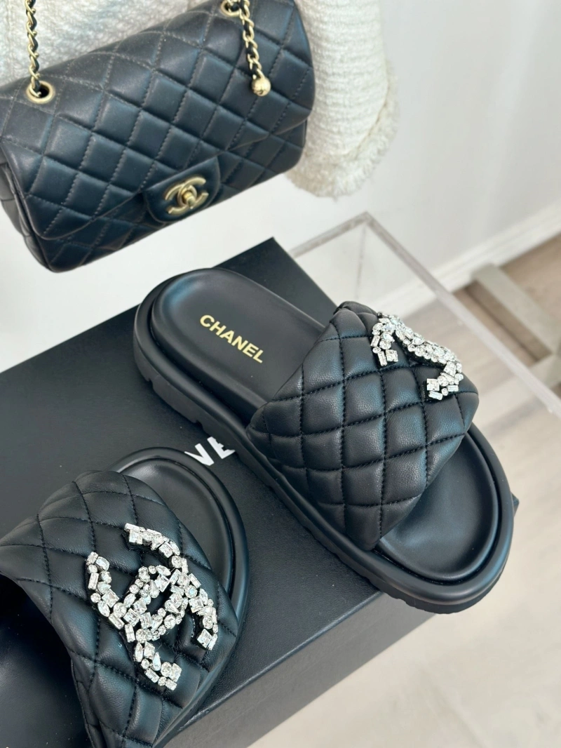 Resilient Chxnxl Slippers 132481