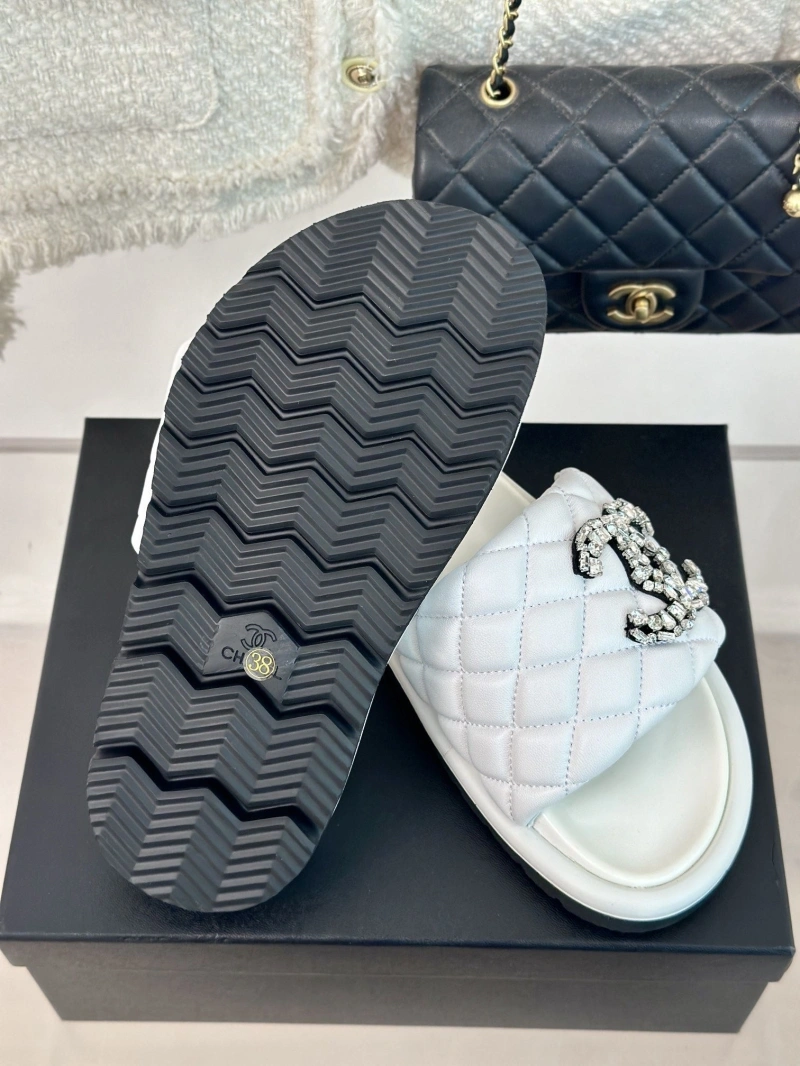 Breathable Chxnxl Slippers 132443