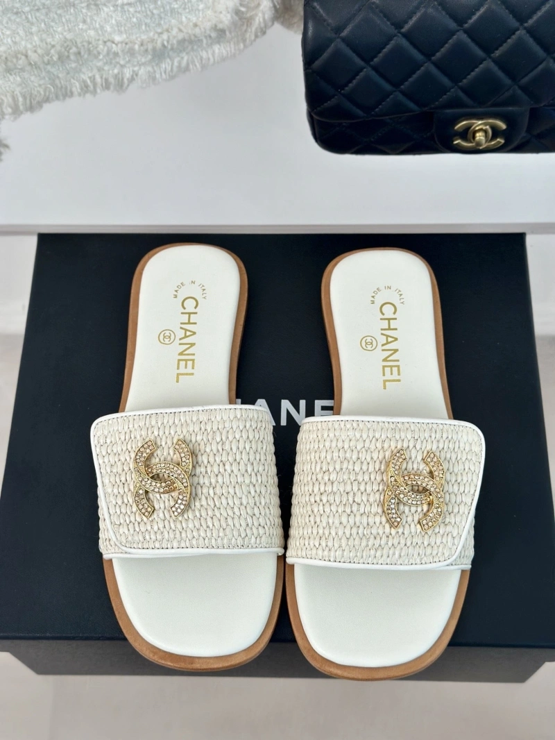 DailyWear Chxnxl Slippers 132444