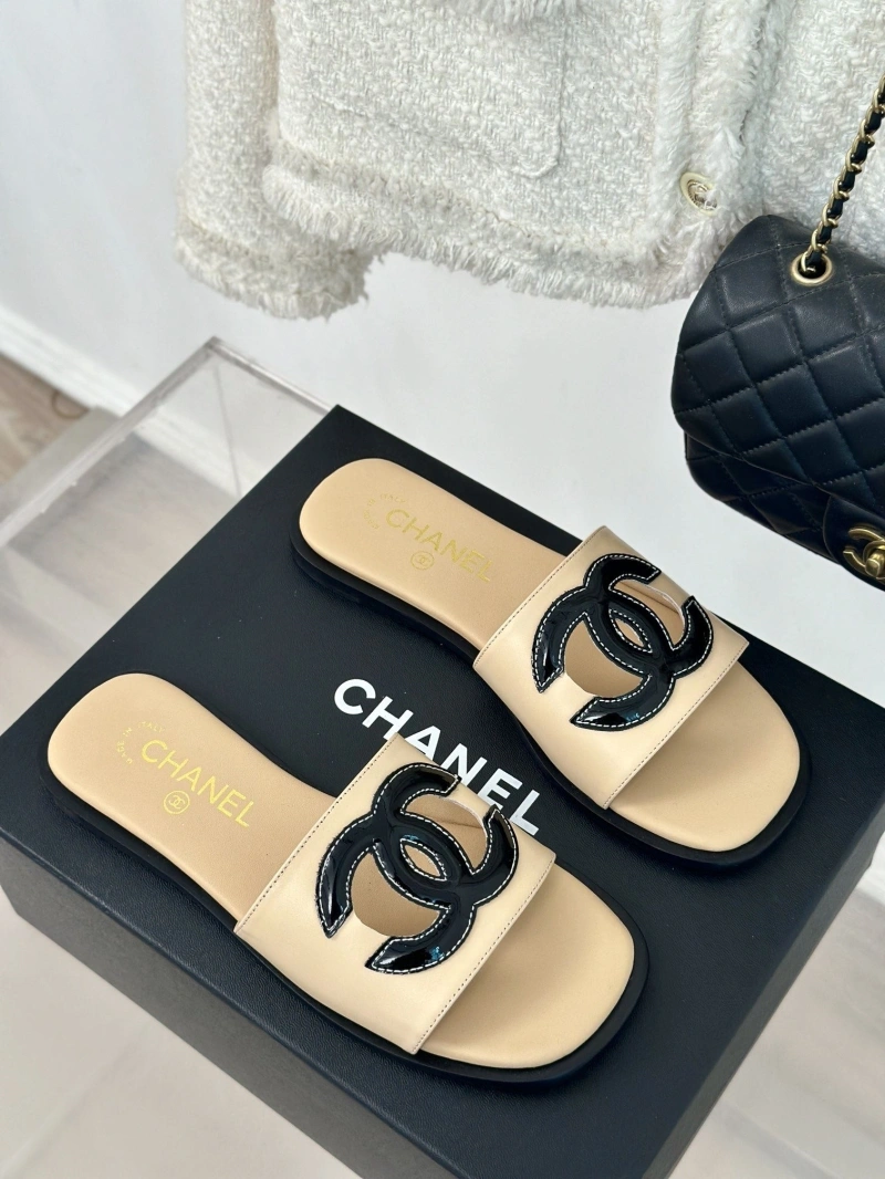 Resilient Chxnxl Slippers 132473