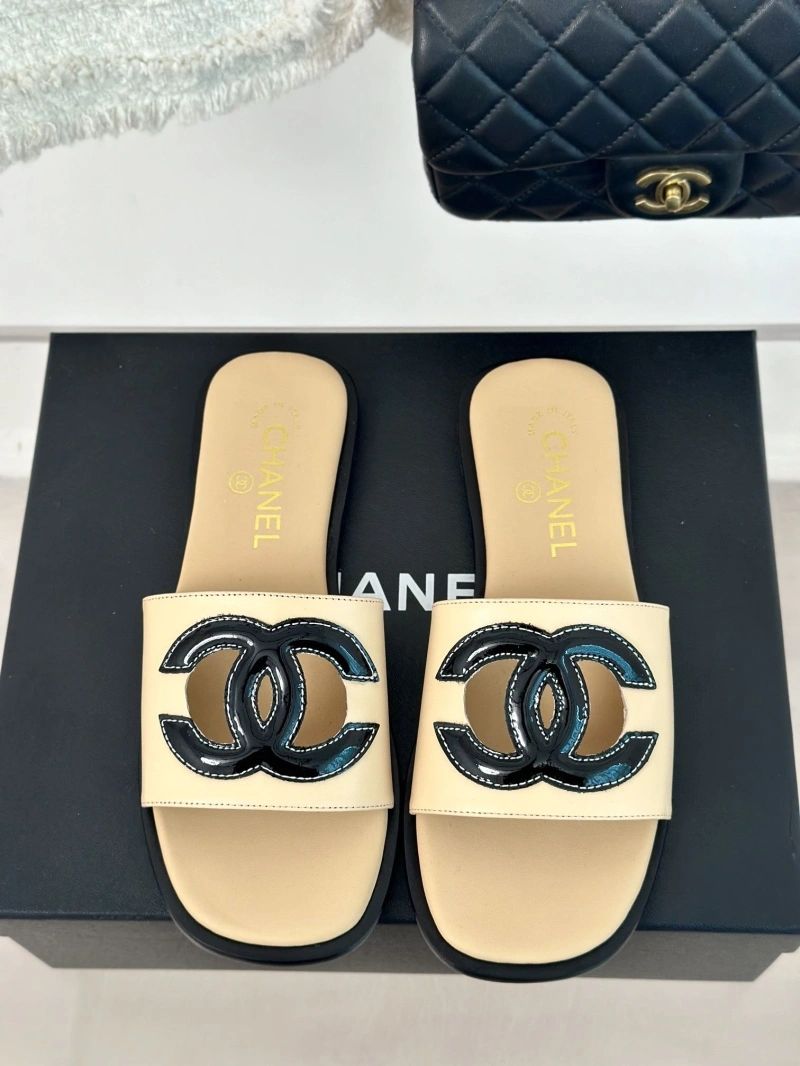 Resilient Chxnxl Slippers 132473