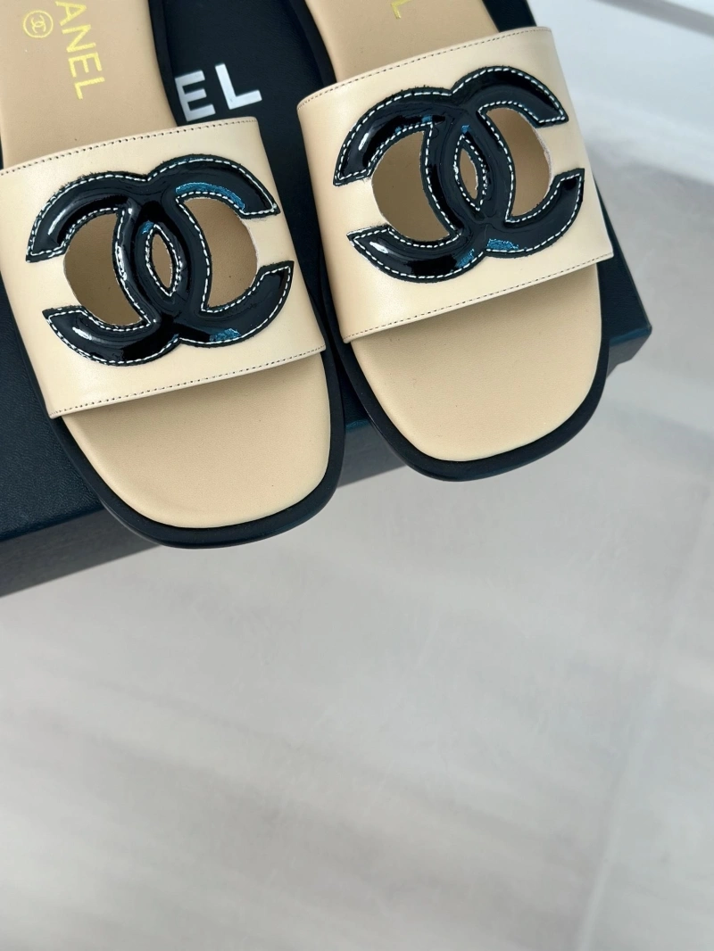 Resilient Chxnxl Slippers 132473