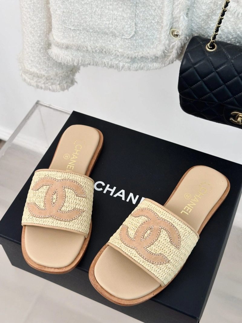 Fashionable Chxnxl Slippers 132471