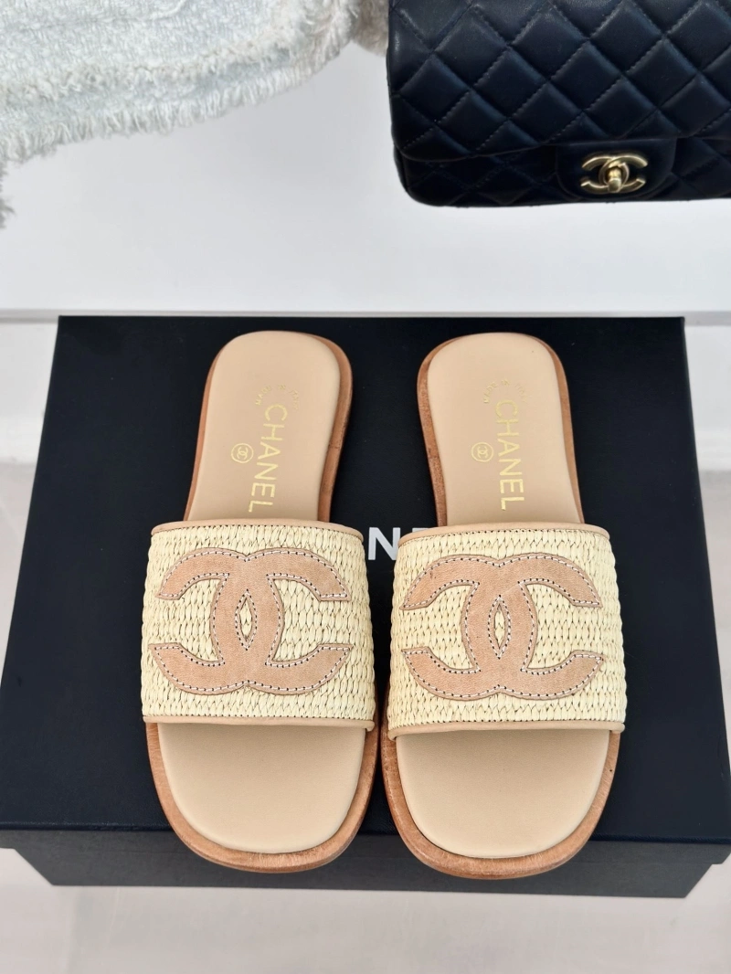 Fashionable Chxnxl Slippers 132471