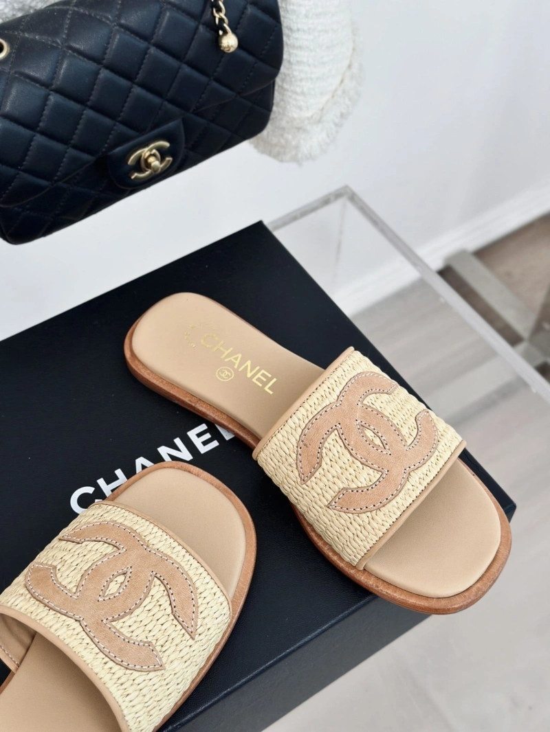 Fashionable Chxnxl Slippers 132471