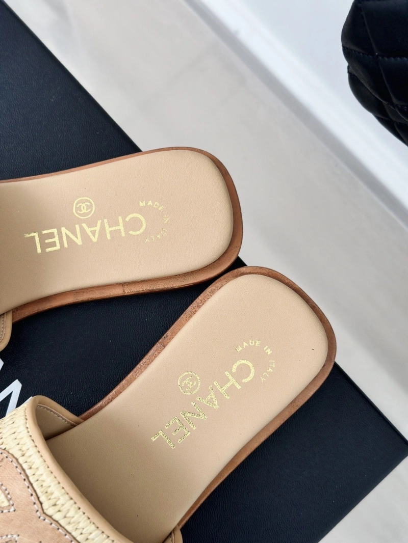 Fashionable Chxnxl Slippers 132471