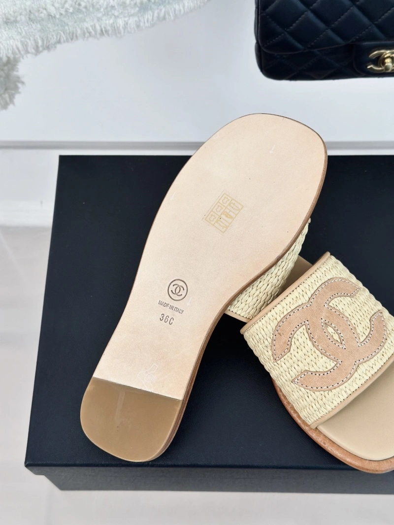 Fashionable Chxnxl Slippers 132471