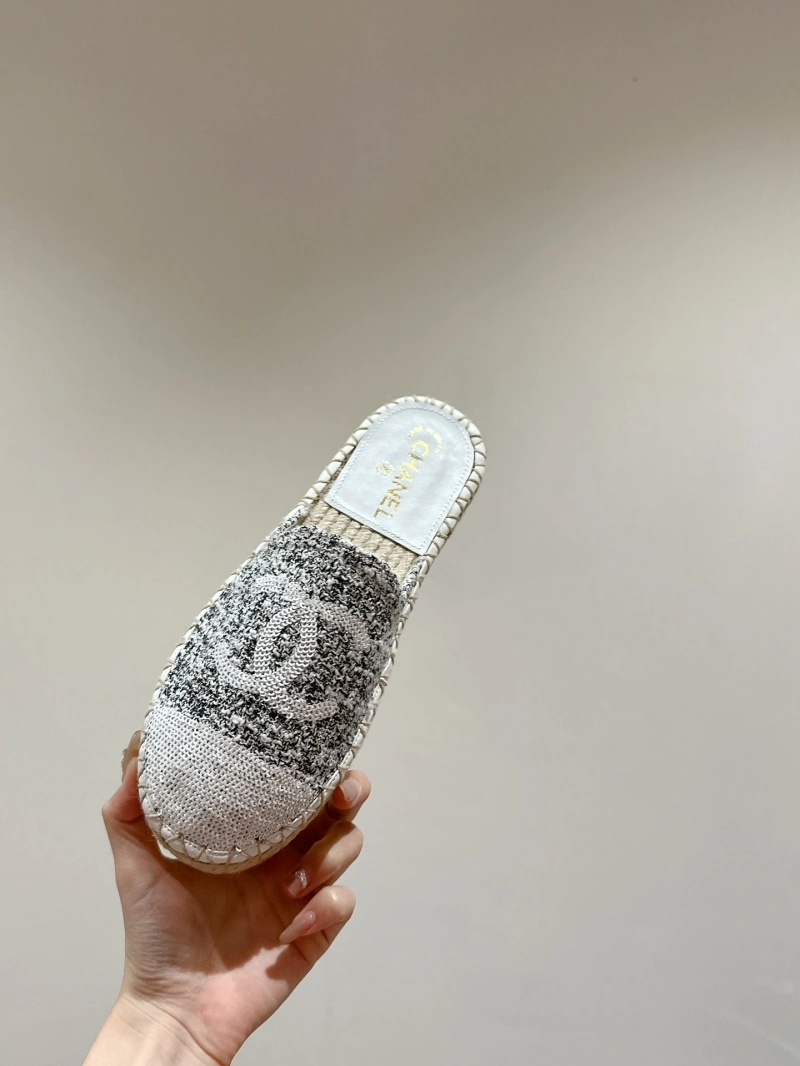 DailyWear Chxnxl Slippers 132449