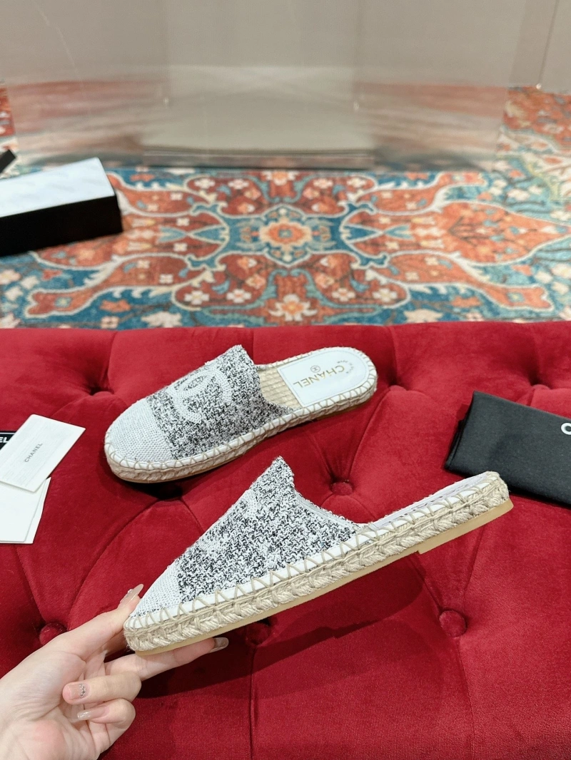 DailyWear Chxnxl Slippers 132449
