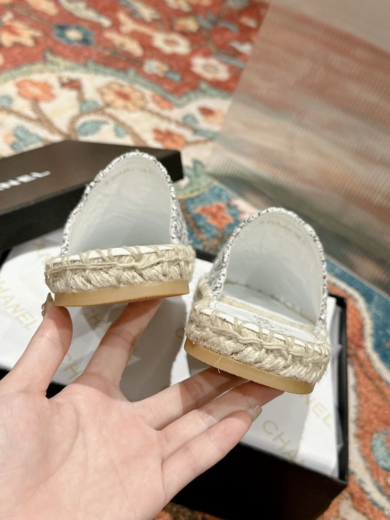 DailyWear Chxnxl Slippers 132449