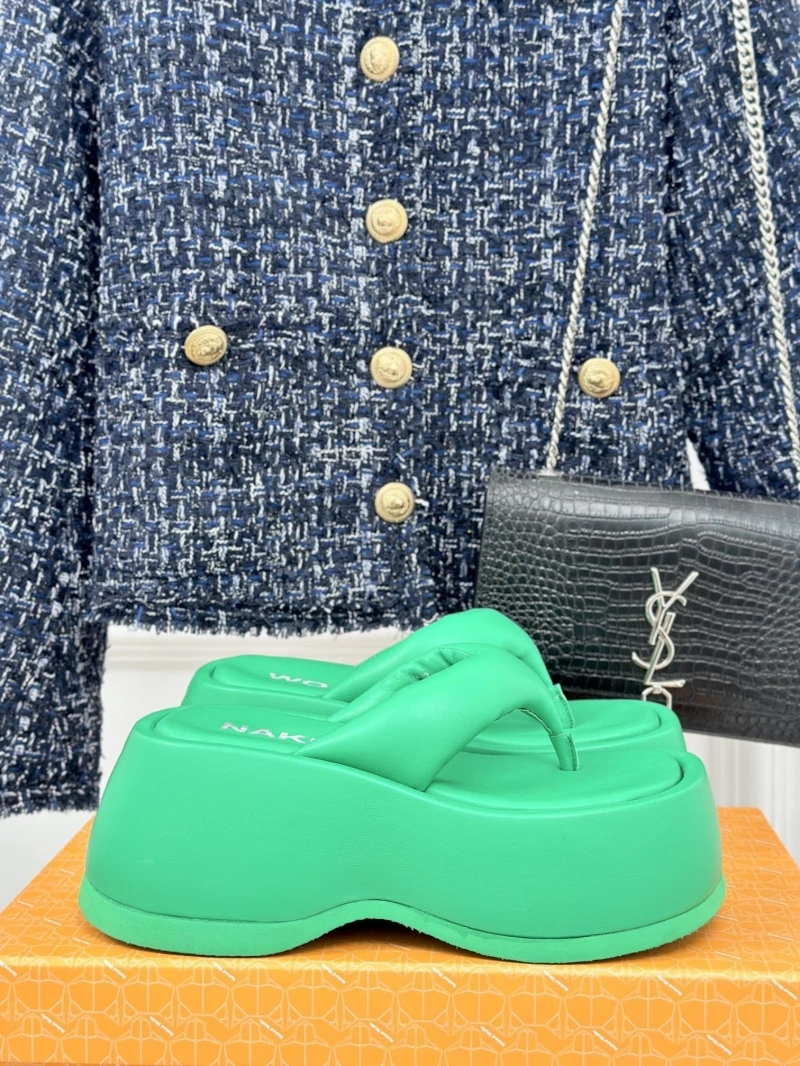 EyeCatching Othxr Slippers 216624