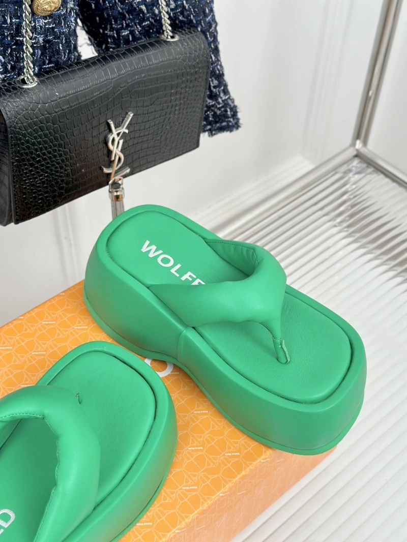 EyeCatching Othxr Slippers 216624