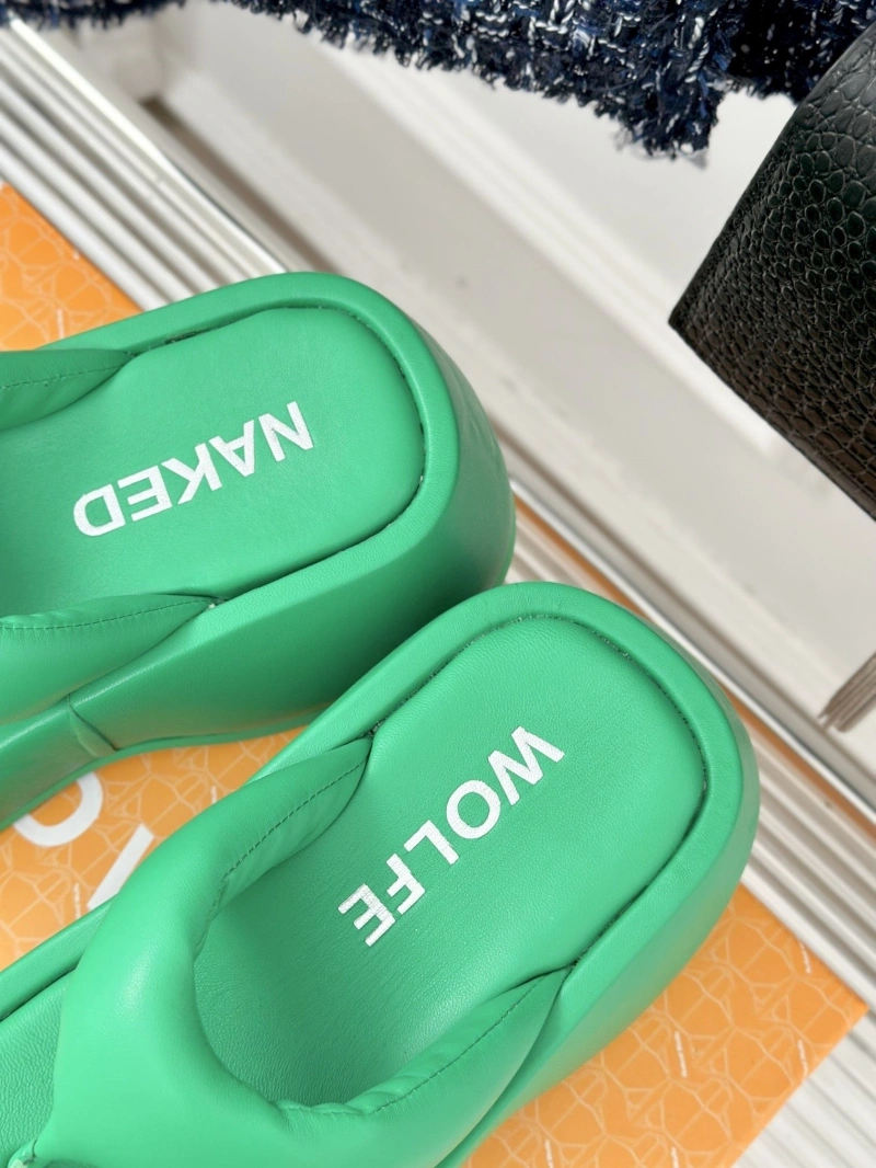 EyeCatching Othxr Slippers 216624