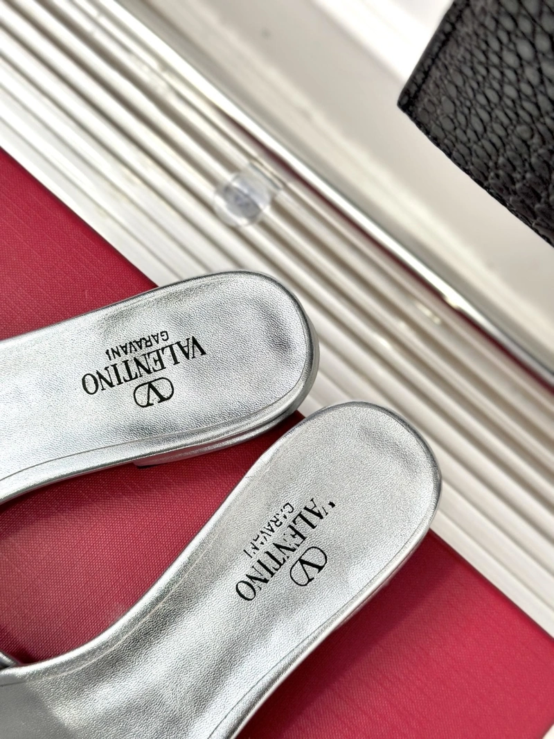 Bold Vxlxntino Slippers 232678