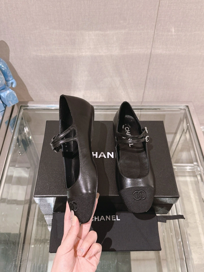 Functional Chxnxl Flat Shoes 133101