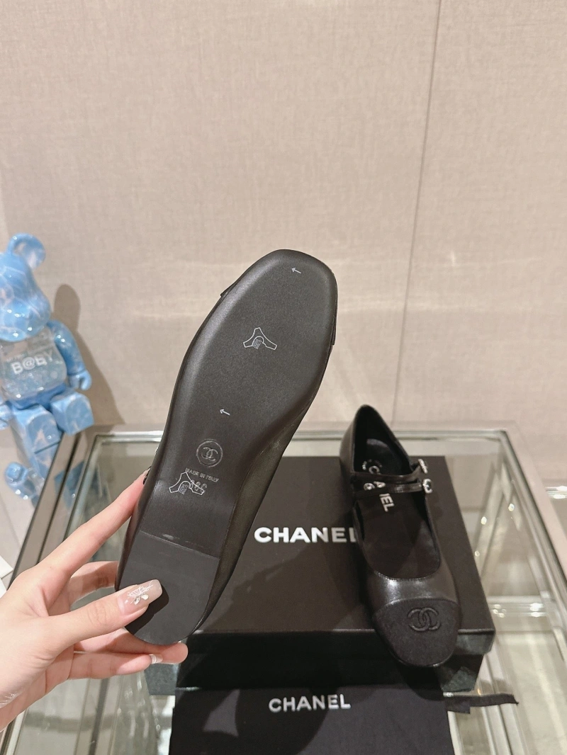 Functional Chxnxl Flat Shoes 133101