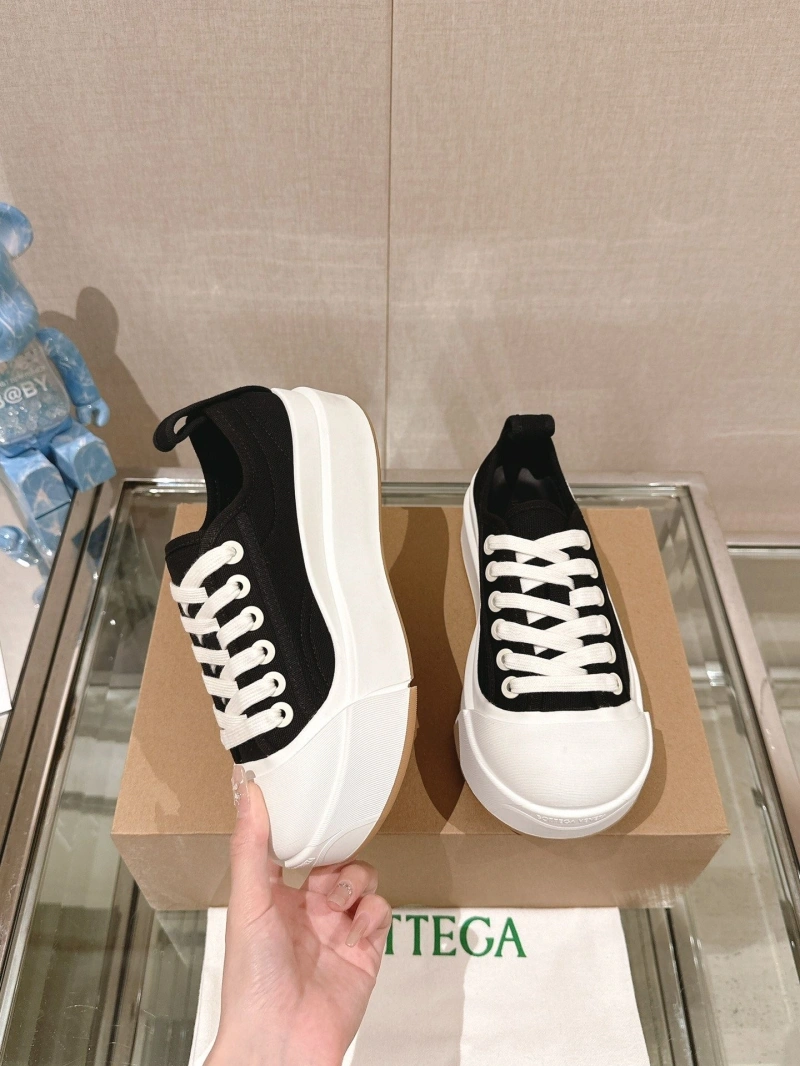 Classic Bxttxga Vxnxta Casual Shoes 113247
