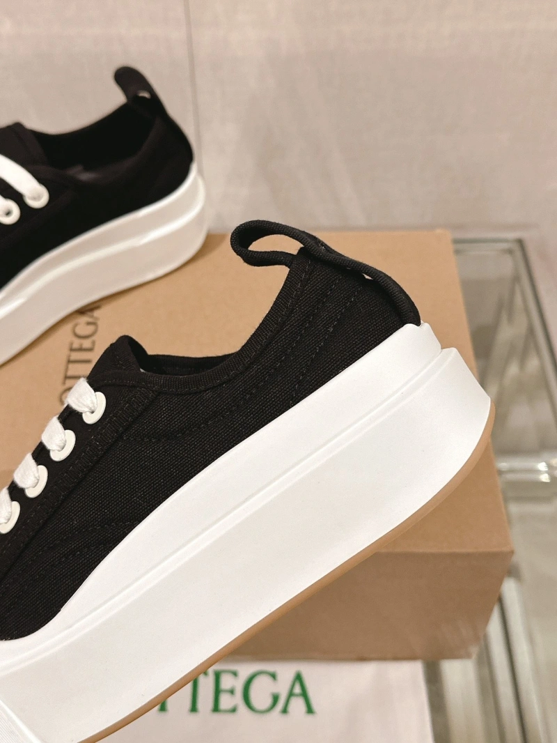 Classic Bxttxga Vxnxta Casual Shoes 113247