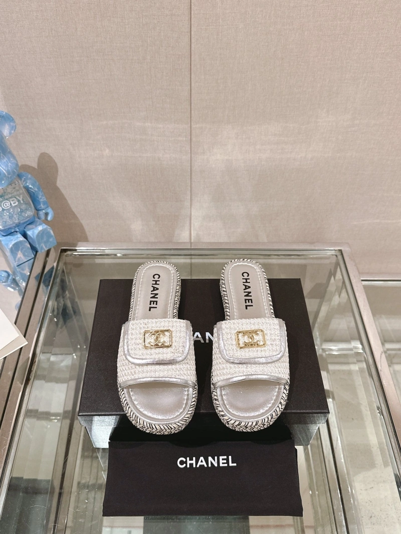 Resilient Chxnxl Slippers 132454