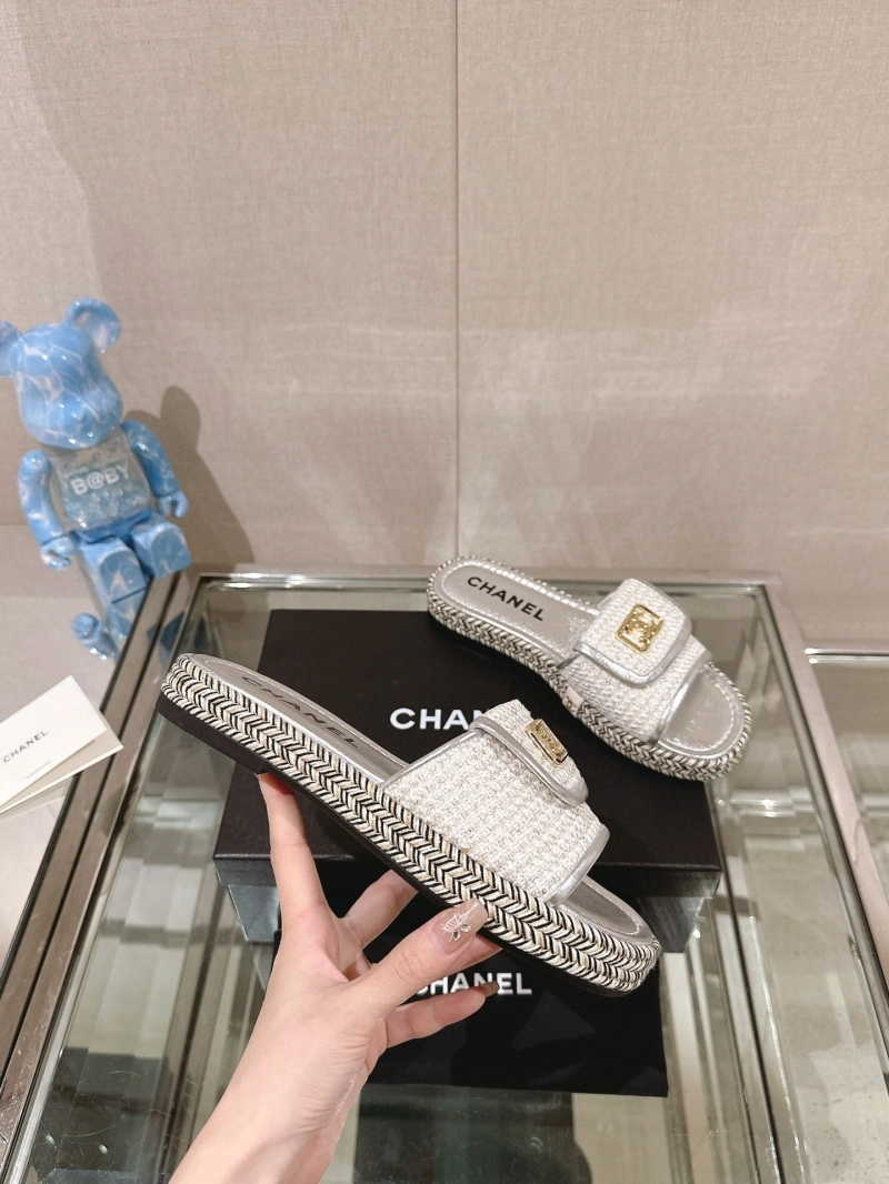 Resilient Chxnxl Slippers 132454