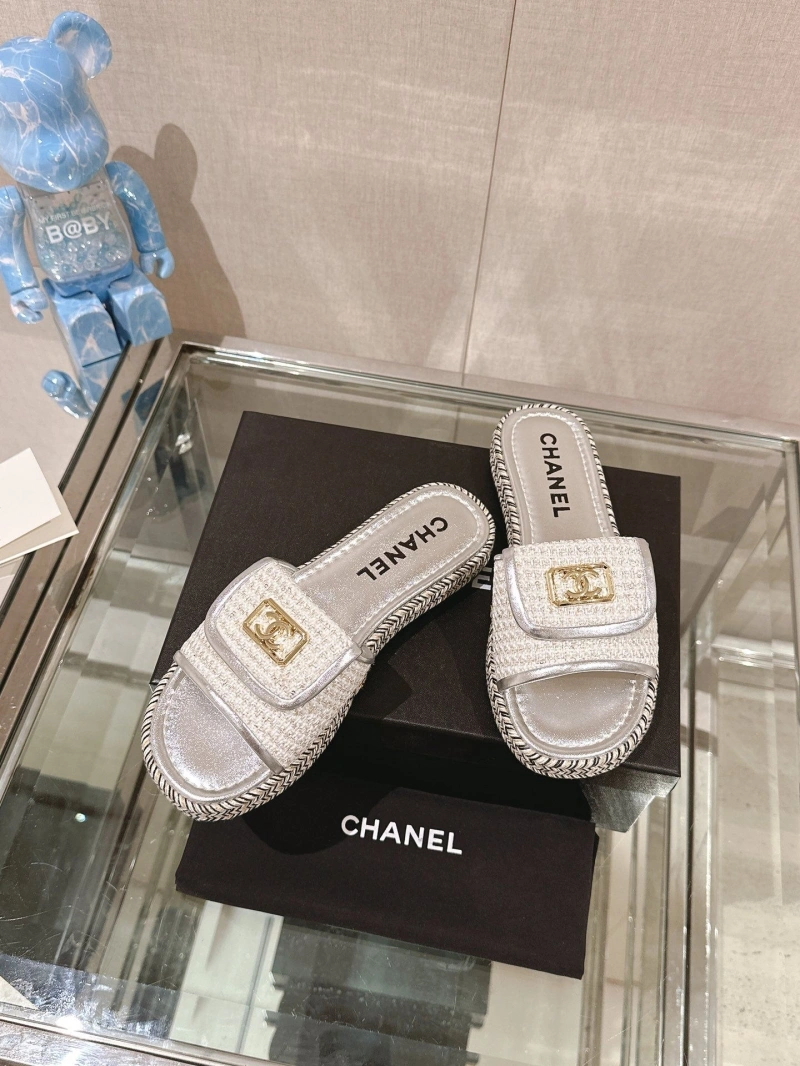 Resilient Chxnxl Slippers 132454