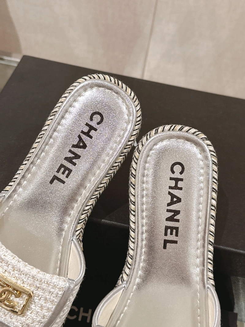 Resilient Chxnxl Slippers 132454