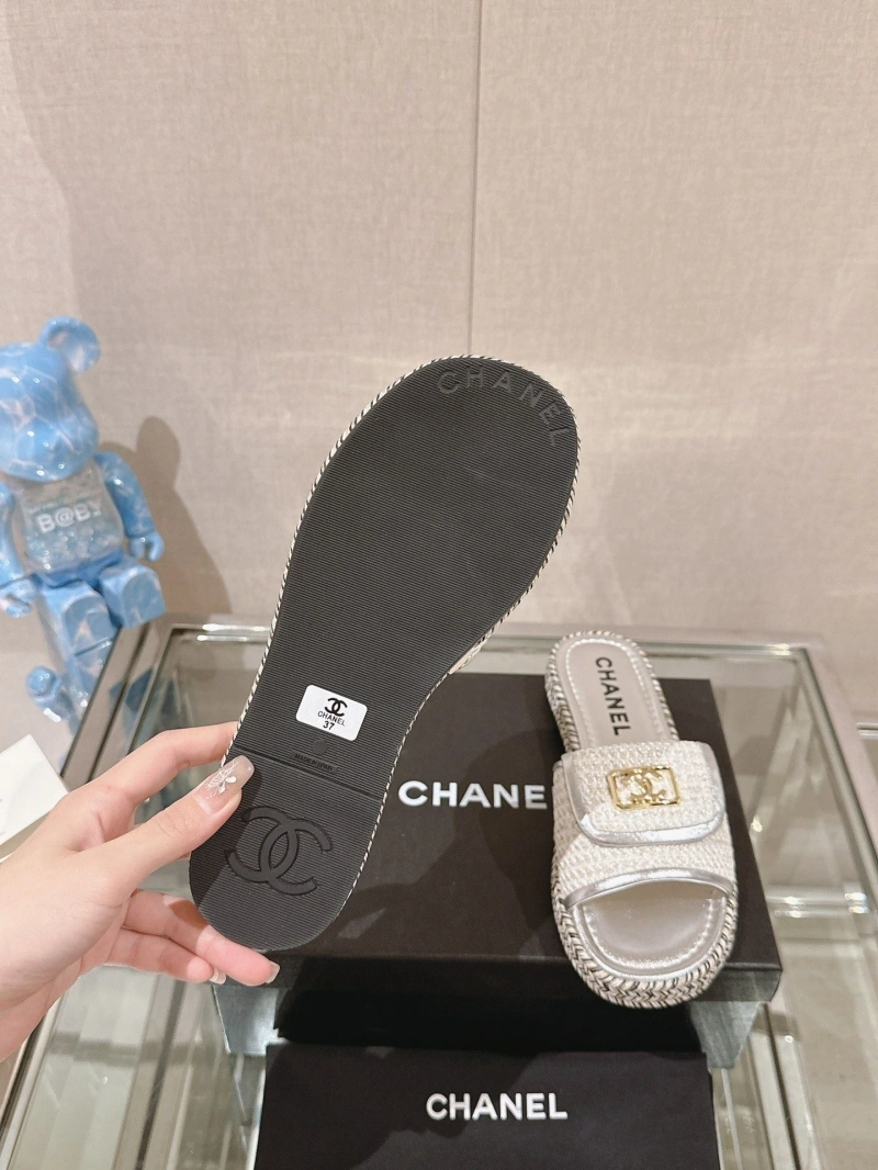 Resilient Chxnxl Slippers 132454