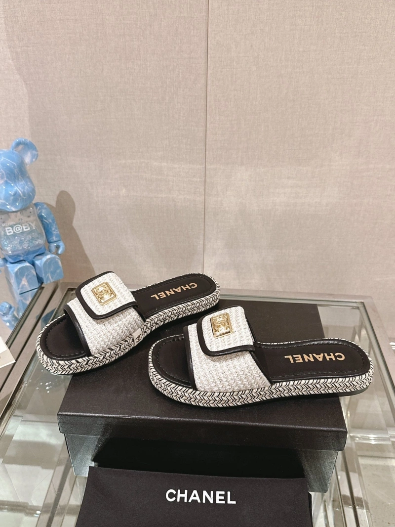Stylish Chxnxl Slippers 132450