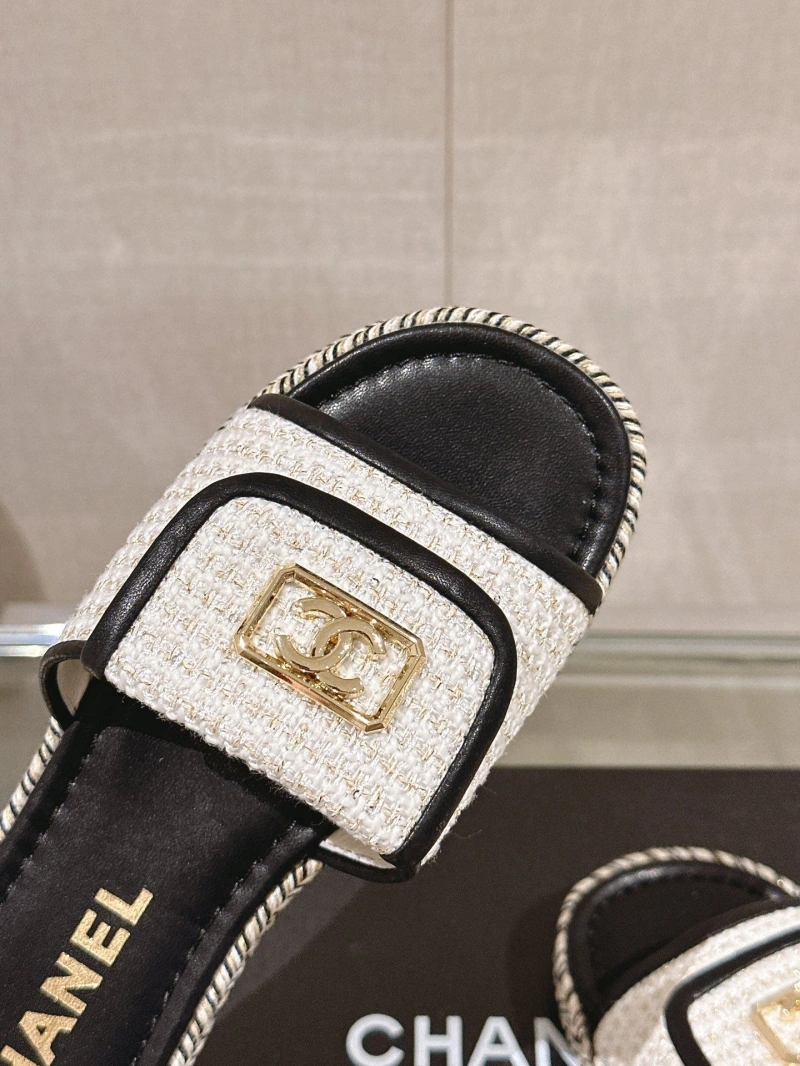Stylish Chxnxl Slippers 132450
