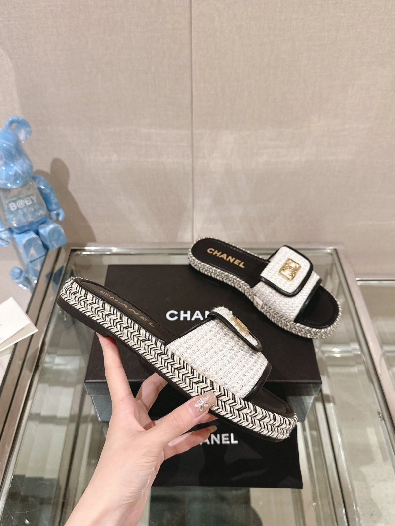 Stylish Chxnxl Slippers 132450