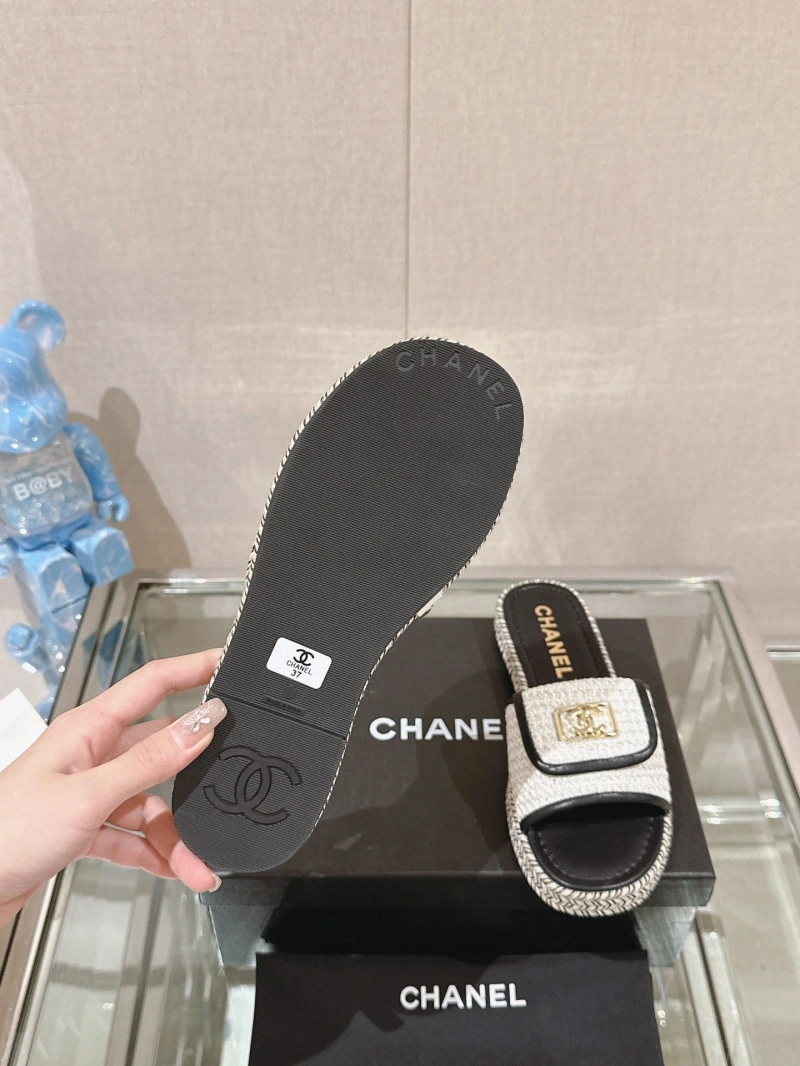 Stylish Chxnxl Slippers 132450