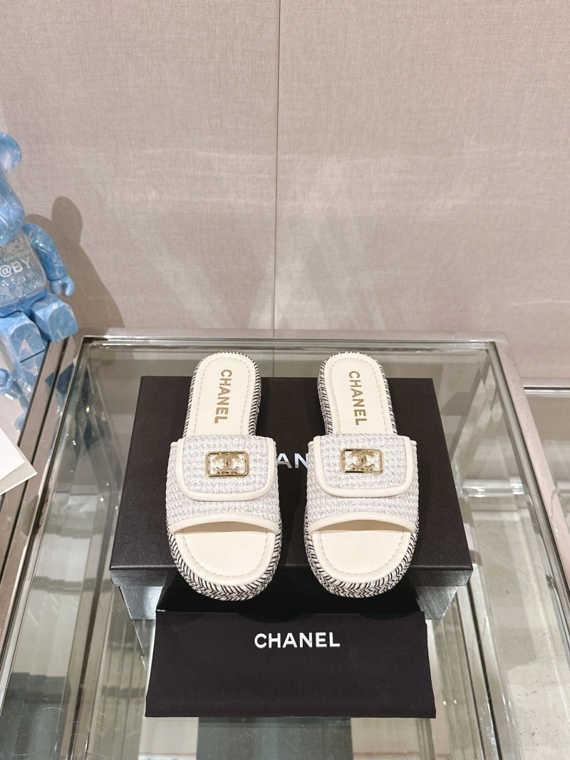 Durable Chxnxl Slippers 132463