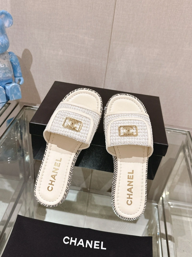 Durable Chxnxl Slippers 132463
