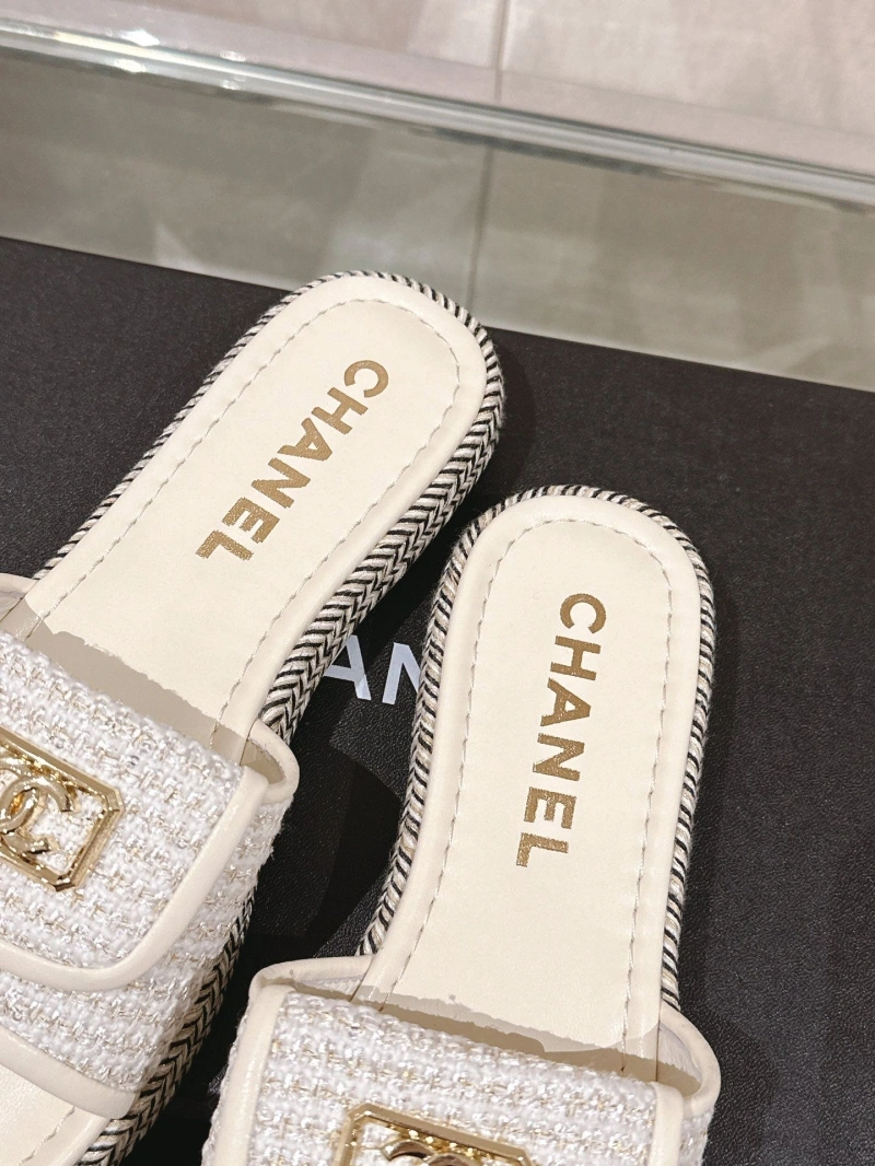 Durable Chxnxl Slippers 132463