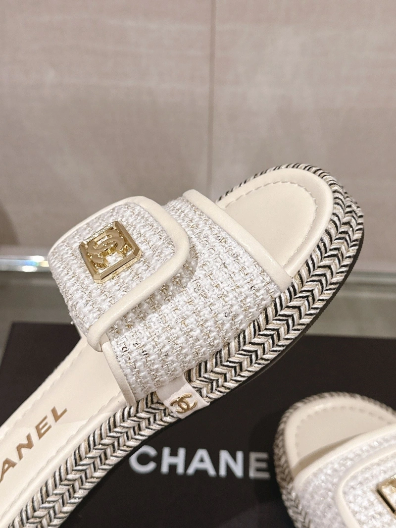 Durable Chxnxl Slippers 132463