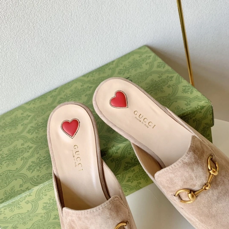 Efficient Gxccx Slippers 165382