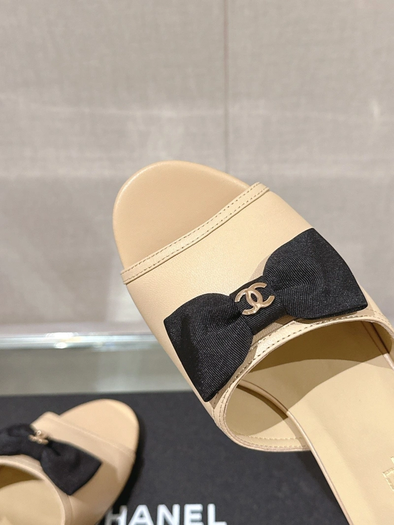 Durable Chxnxl Slippers 132453