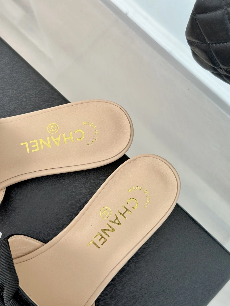 Chxnxl Slippers Bright 132438