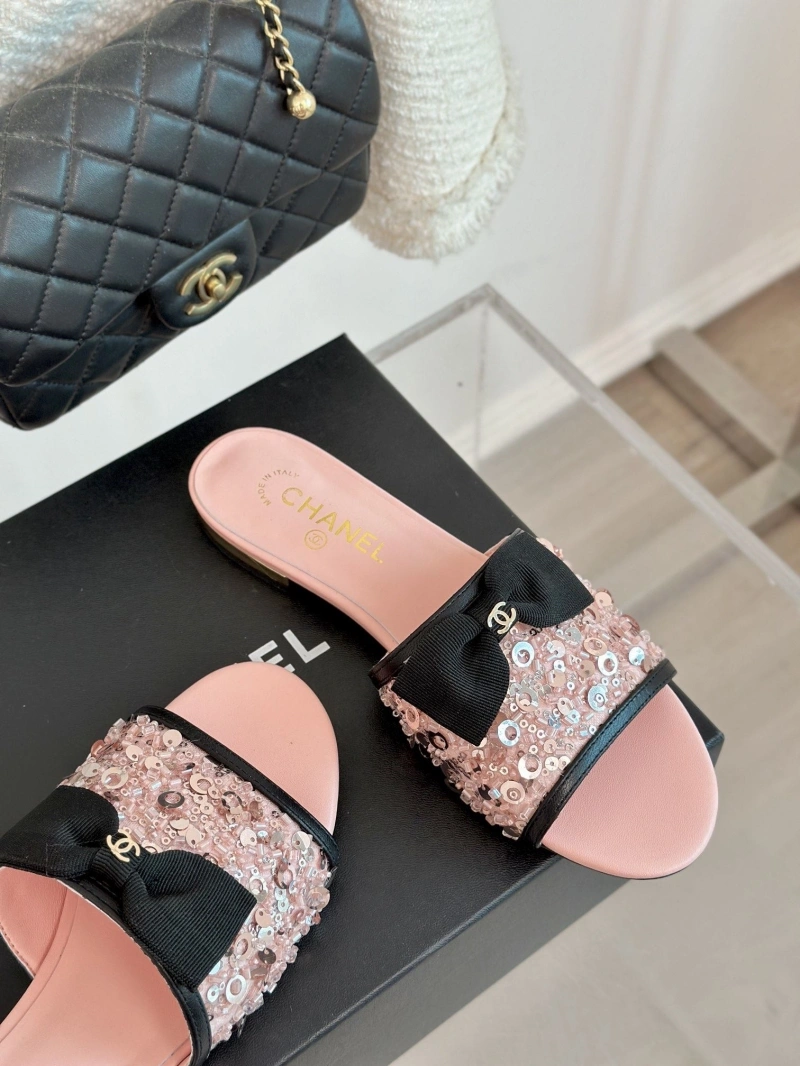 Bold Chxnxl Slippers 132440