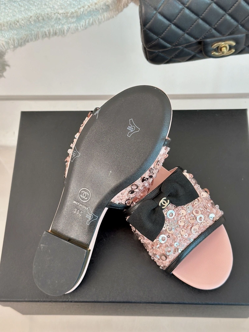 Bold Chxnxl Slippers 132440