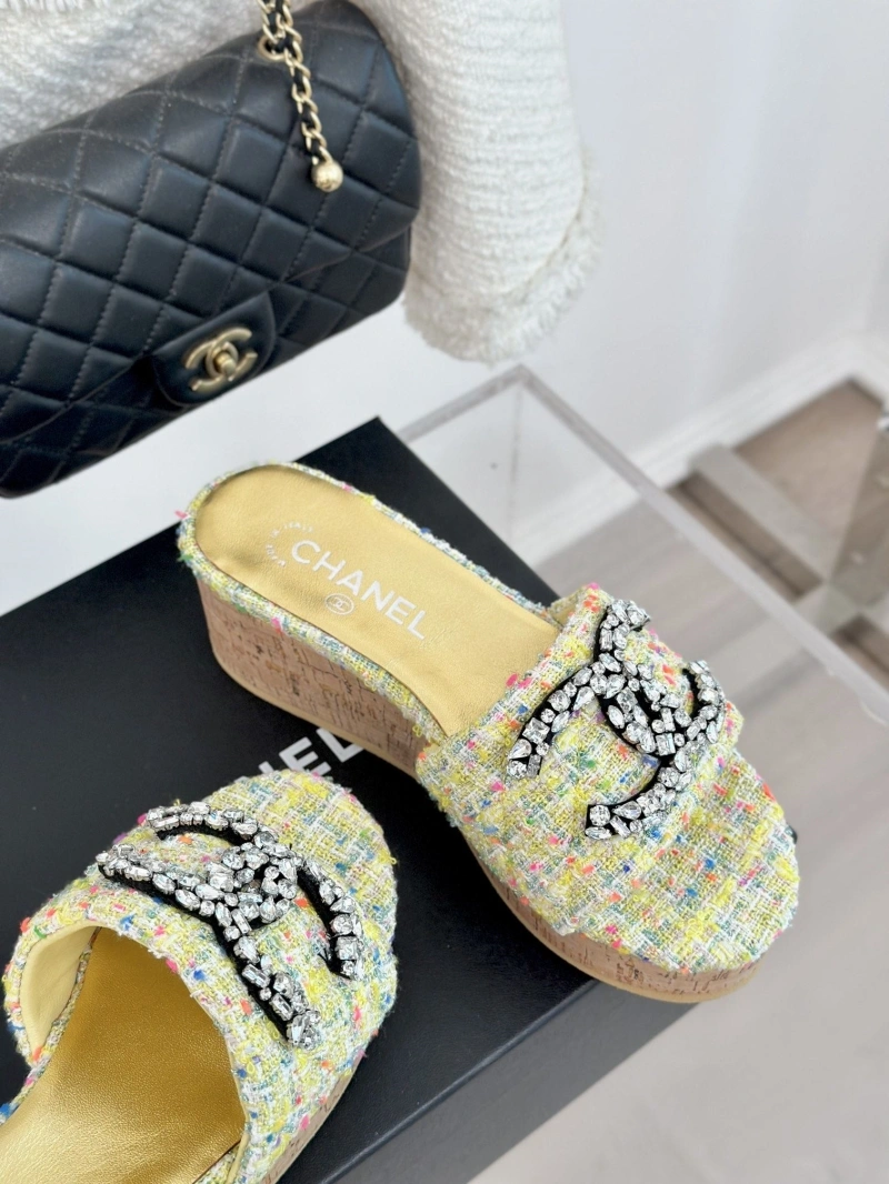 GoodFit Chxnxl Slippers 132434